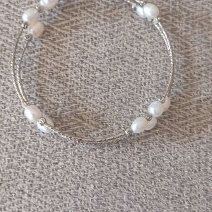 Giftable, Silvertone Wire Bracelet With Freshwater Pearls